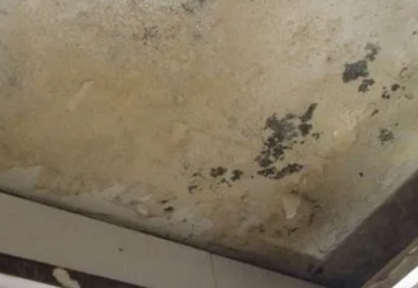 沿河阳台漏水维修公司分享下沿河卫生间渗水维修需要注意哪些问题。